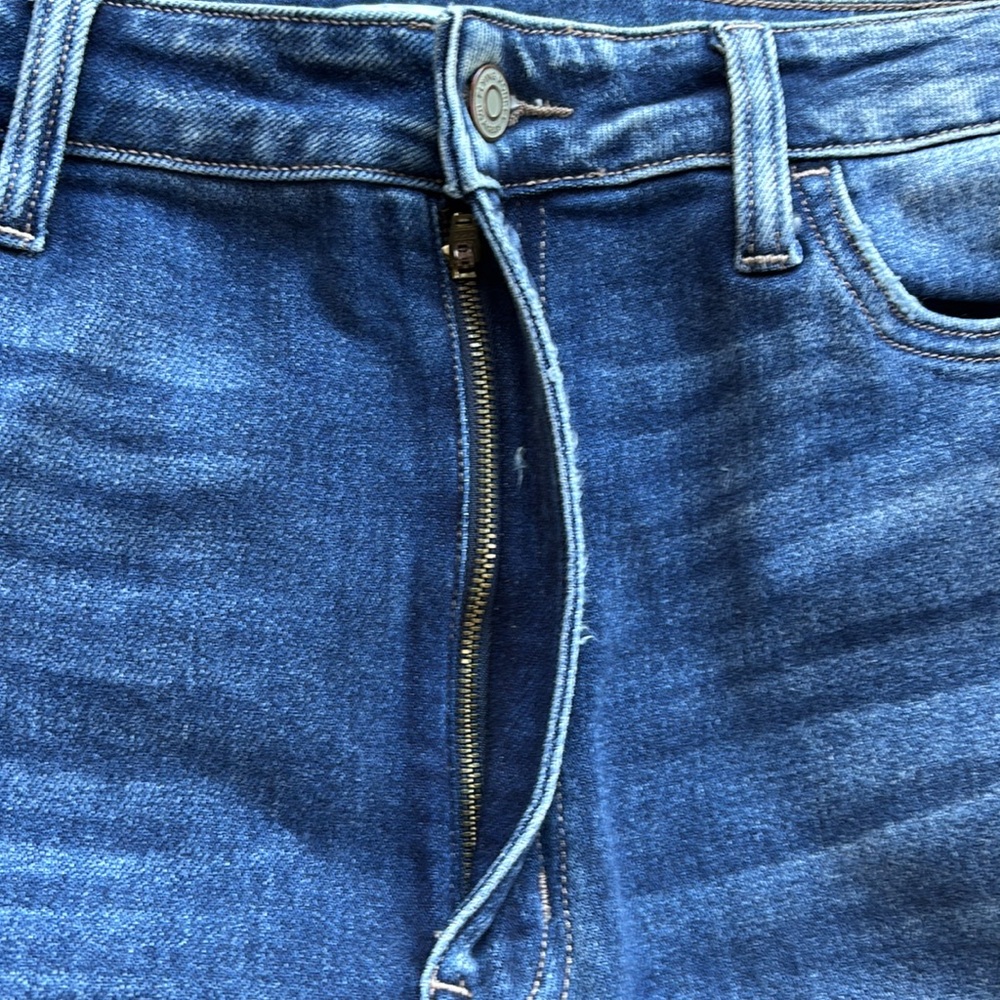 Distressed Blue Jeans - Picture 5 of 5